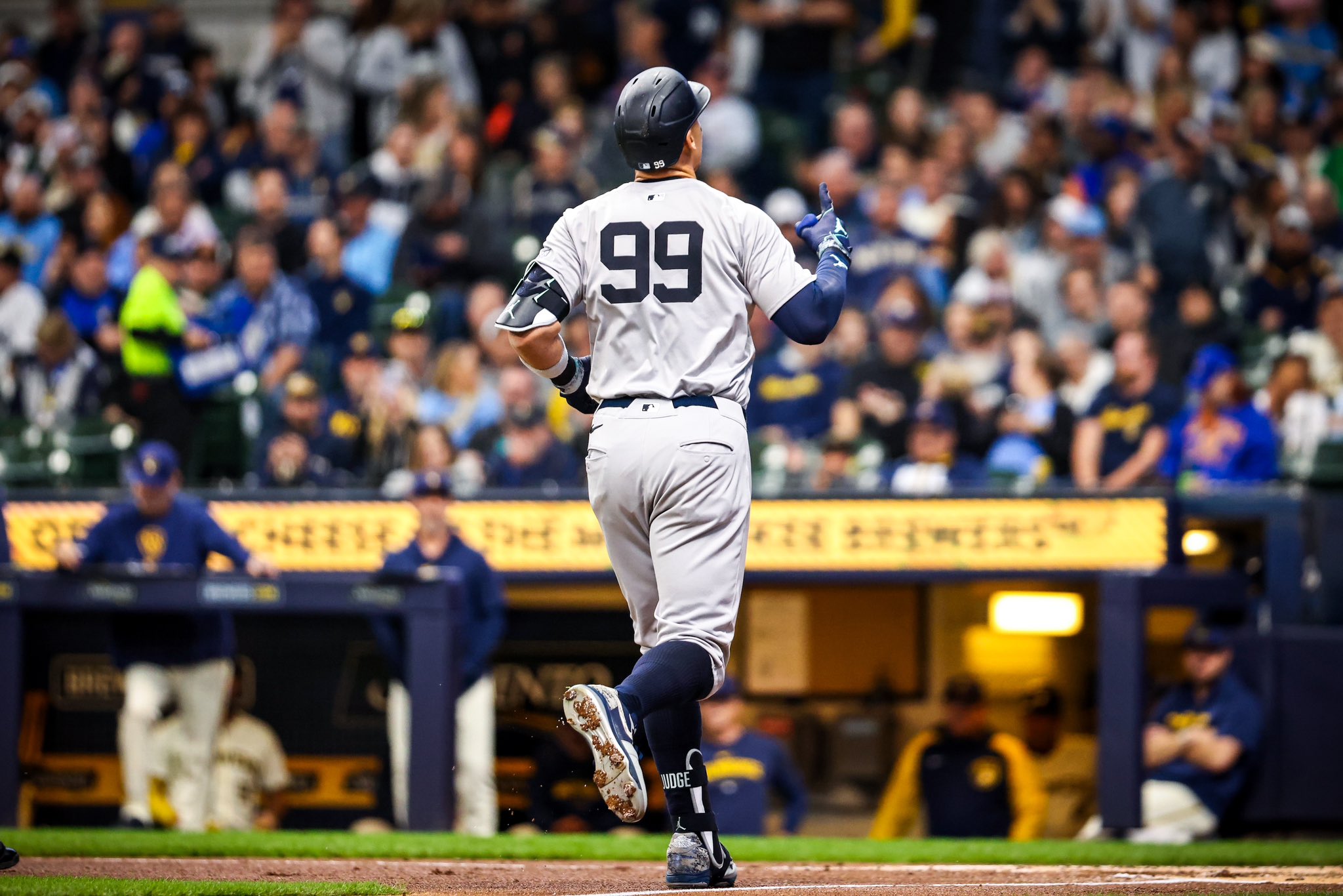 Yankees Offense Ignites: Second Straight Blowout Win Over Brewers