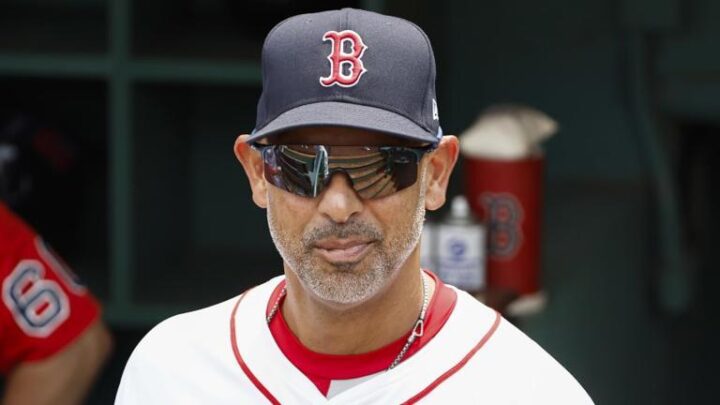 Alex Cora Defends Aaron Boone Against Harsh Critics