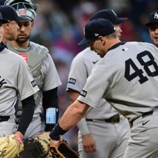 Yankees Stumble, Drop to 14-10: A Game of Missed Opportunities