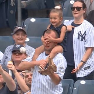 Yankees Fan Dad Catch: A Legendary Moment at the Game