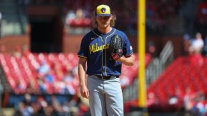 Milwaukee Brewers Trade for Relief Pitcher Rob Zastryzny
