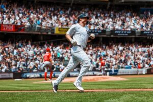 New York Yankees Break Losing Streak and Aim for Victory Against Orioles