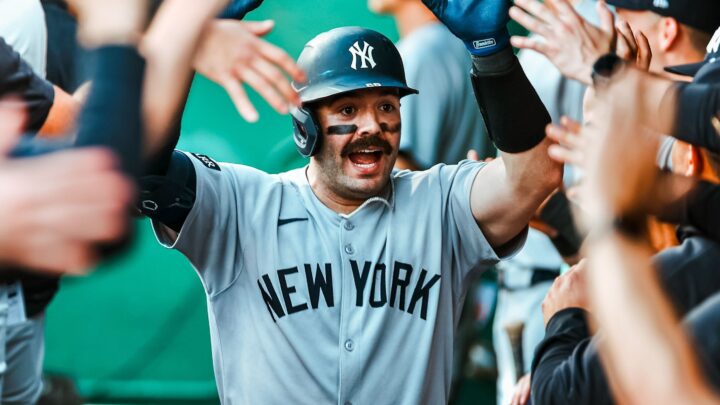 Yankees Crush Royals 10-2 Behind Wells’ Monster Night