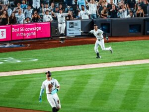 Bellinger’s ALMOST Four-Homer Night and Judge’s Gold Glove Defense Steal the Show in Yankees’ 11-0 Rout of Cubs