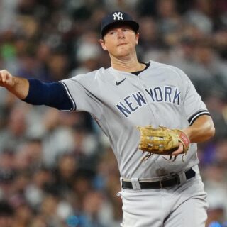 Yankees Release DJ LeMahieu Ahead of Mariners Game