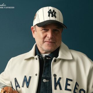 No This is NOT AI, Seinfeld Star Back in Yankees Gear
