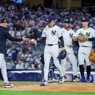 Yankees Historic Collapse: Boone’s Costly Decision & Bases-Loaded Failure