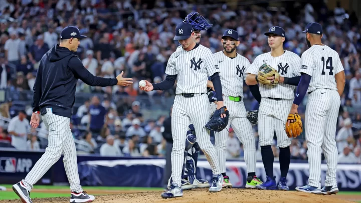 Yankees Historic Collapse: Boone’s Costly Decision & Bases-Loaded Failure