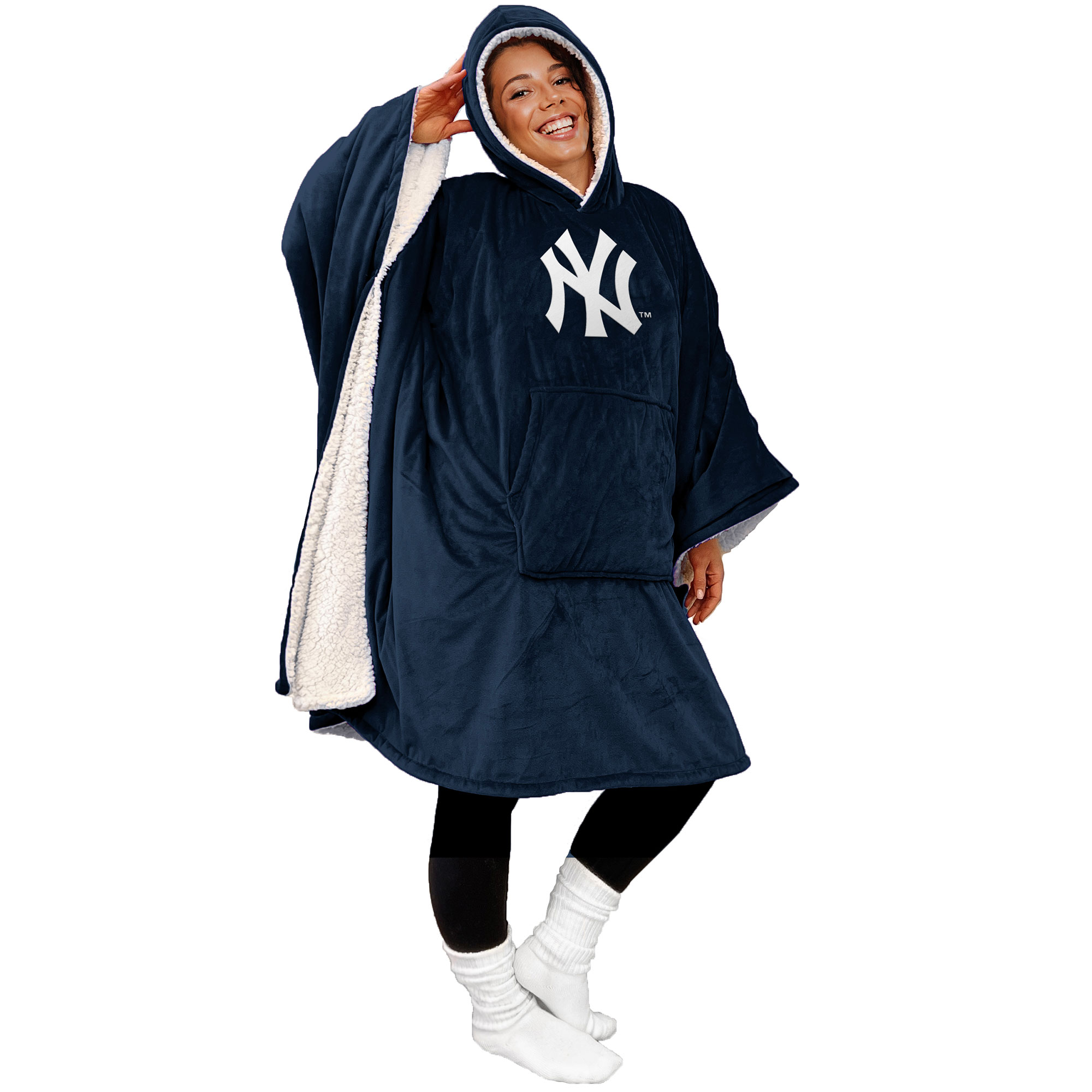 New York Yankees 60″ x 80″ Logo Patch Team Color Bloncho with Sherpa