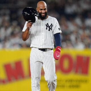 Yankees Re-Sign Versatile Infielder Amed Rosario