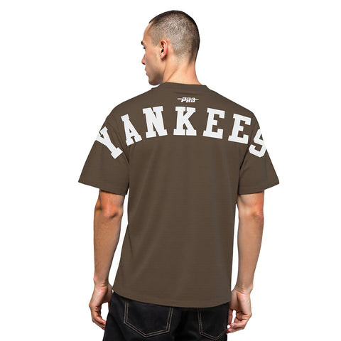 MLB NEW YORK YANKEES WINGSPAN MEN'S CJ DROP SHOULDER TEE (BROWN)